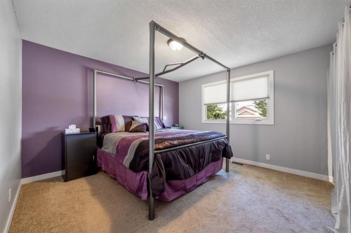 2123 25Th Street, Coaldale, AB - Indoor Photo Showing Bedroom