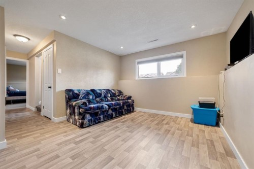 2123 25Th Street, Coaldale, AB - Indoor