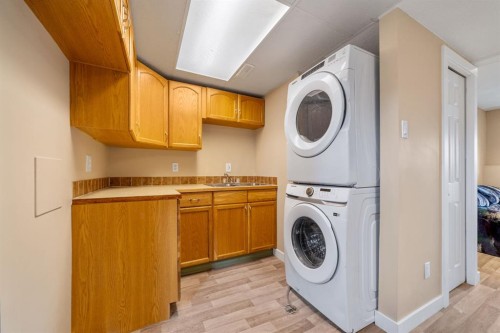 2123 25Th Street, Coaldale, AB - Indoor Photo Showing Laundry Room
