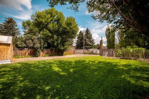 2123 25Th Street, Coaldale, AB - Outdoor