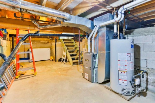 5334 45 Avenue, Taber, AB - Indoor Photo Showing Basement