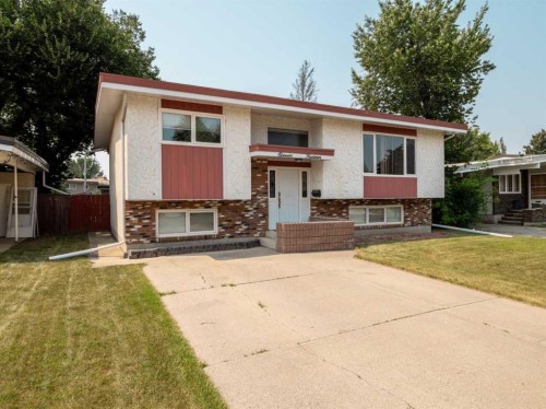 1114 Great Lakes Road South, Lethbridge, AB - Outdoor