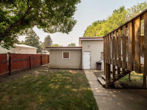 1114 Great Lakes Road South, Lethbridge, AB - Outdoor