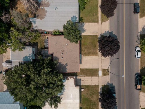 1114 Great Lakes Road South, Lethbridge, AB - Outdoor