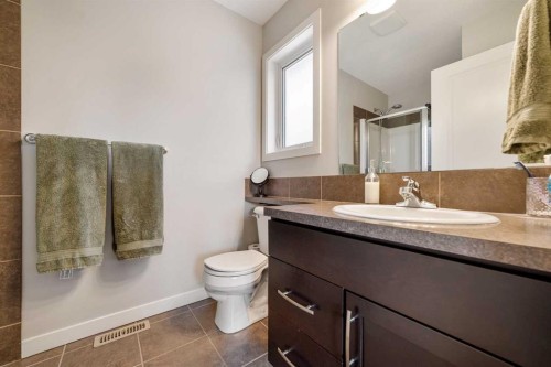 114 Lasalle Terrace West, Lethbridge, AB - Indoor Photo Showing Bathroom
