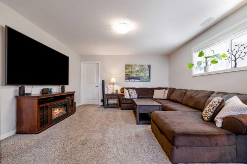114 Lasalle Terrace West, Lethbridge, AB - Indoor Photo Showing Living Room