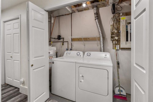 248 Blackfoot Road West, Lethbridge, AB - Indoor Photo Showing Laundry Room