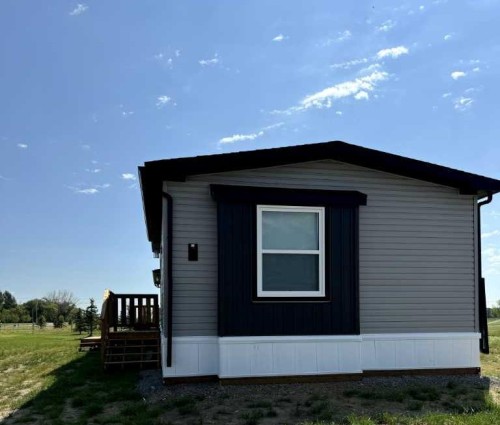 6, 10, 14 Meadows Crescent, Taber, AB - Outdoor