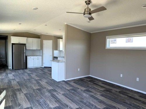 6, 10, 14 Meadows Crescent, Taber, AB - Indoor Photo Showing Kitchen