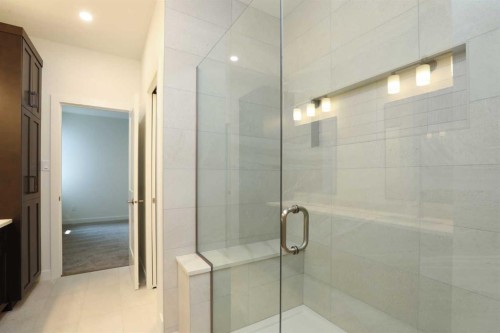 562 Malahat Green West, Lethbridge, AB - Indoor Photo Showing Bathroom