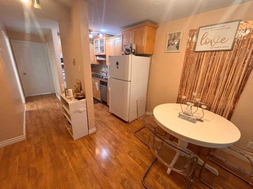 2-222 Mayor Magrath Drive North, Lethbridge, AB - Indoor Photo Showing Other Room