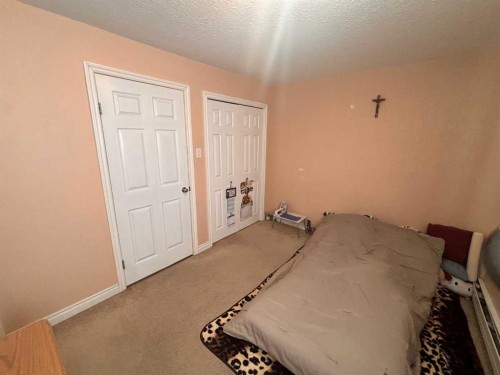 2-222 Mayor Magrath Drive North, Lethbridge, AB - Indoor