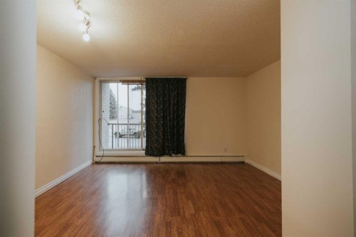 2-222 Mayor Magrath Drive North, Lethbridge, AB - Indoor Photo Showing Other Room