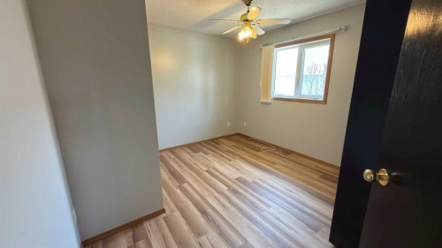 47 Chilcotin Crescent West, Lethbridge, AB - Indoor Photo Showing Other Room
