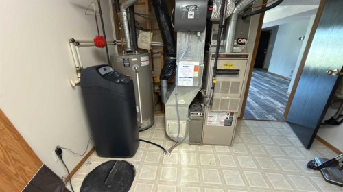 47 Chilcotin Crescent West, Lethbridge, AB - Indoor Photo Showing Basement