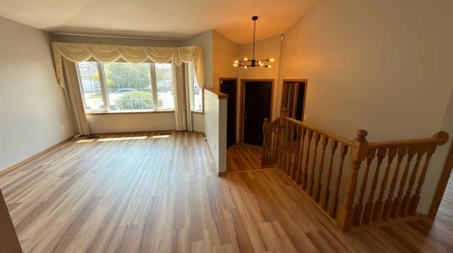 47 Chilcotin Crescent West, Lethbridge, AB - Indoor Photo Showing Other Room