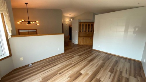 47 Chilcotin Crescent West, Lethbridge, AB - Indoor Photo Showing Other Room