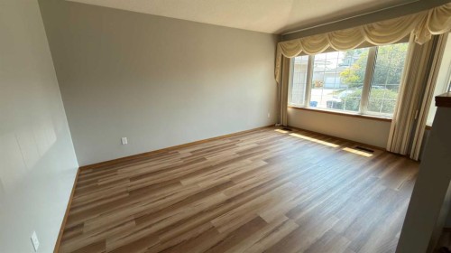 47 Chilcotin Crescent West, Lethbridge, AB - Indoor Photo Showing Other Room