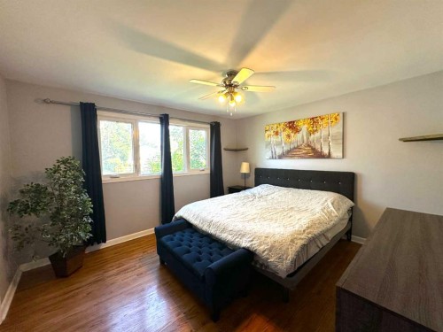 1806 13 Avenue South, Lethbridge, AB - Indoor Photo Showing Bedroom