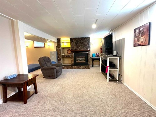 1806 13 Avenue South, Lethbridge, AB - Indoor With Fireplace