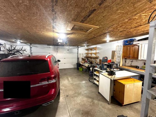 1806 13 Avenue South, Lethbridge, AB - Indoor Photo Showing Garage
