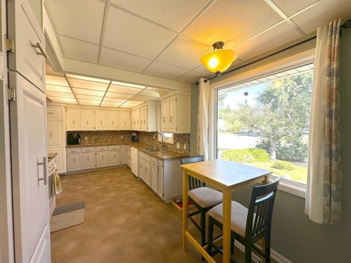 1806 13 Avenue South, Lethbridge, AB - Indoor