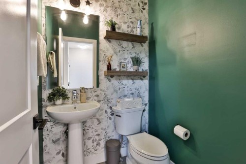 962 Miners Boulevard West, Lethbridge, AB - Indoor Photo Showing Bathroom