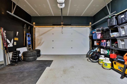 962 Miners Boulevard West, Lethbridge, AB - Indoor Photo Showing Garage
