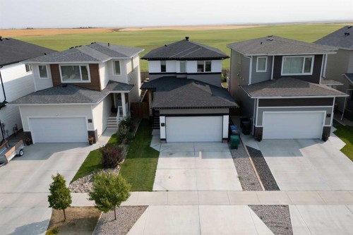 962 Miners Boulevard West, Lethbridge, AB - Outdoor With Facade