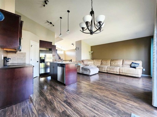 731 Silkstone Close West, Lethbridge, AB - Indoor Photo Showing Other Room