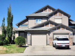 731 Silkstone Close WESTLethbridge, AB T1J 4B9