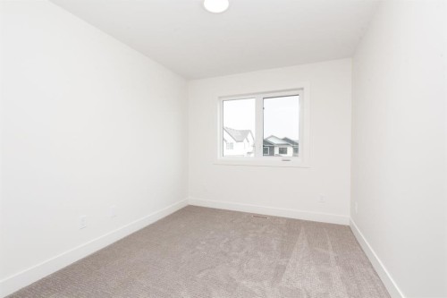 558 Malahat Green West, Lethbridge, AB - Indoor Photo Showing Other Room