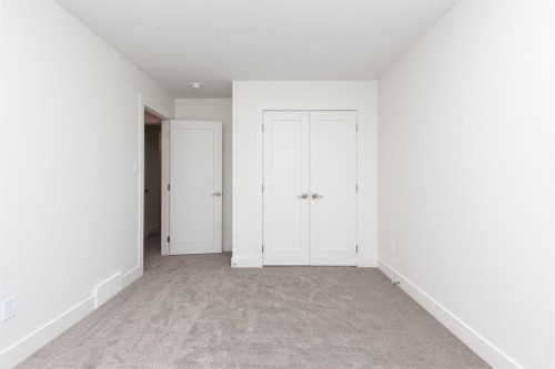 558 Malahat Green West, Lethbridge, AB - Indoor Photo Showing Other Room