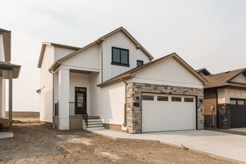 558 Malahat Green West, Lethbridge, AB - Outdoor