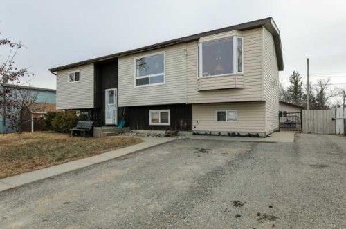 210 Macewan Street, Granum, AB - Outdoor