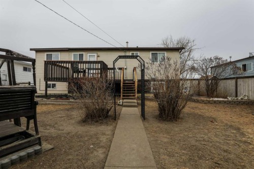 210 Macewan Street, Granum, AB - Outdoor