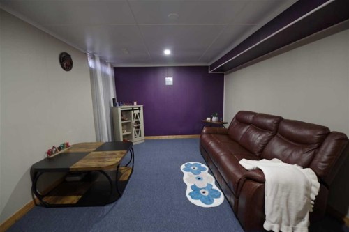 4627 50 Avenue, Taber, AB - Indoor Photo Showing Other Room