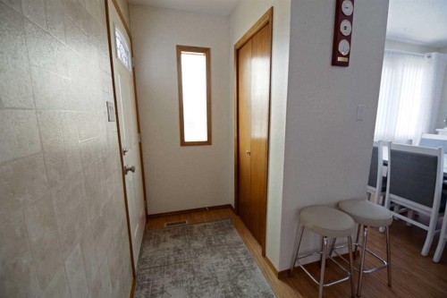 4627 50 Avenue, Taber, AB - Indoor Photo Showing Other Room