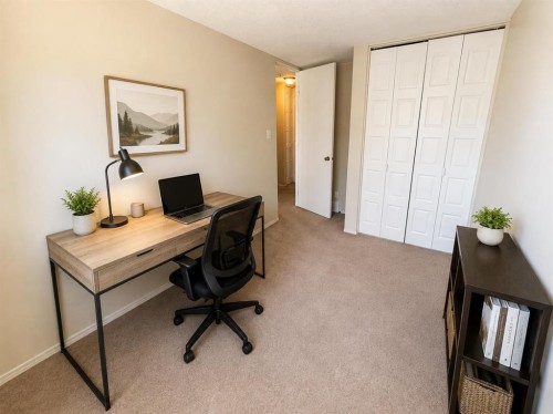 36-55 Lemoyne Crescent West, Lethbridge, AB - Indoor Photo Showing Office