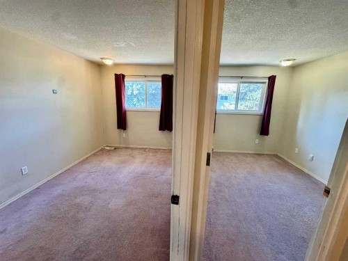 36-55 Lemoyne Crescent West, Lethbridge, AB - Indoor Photo Showing Other Room