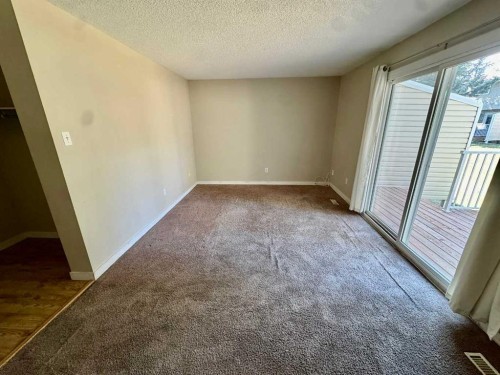 36-55 Lemoyne Crescent West, Lethbridge, AB - Indoor Photo Showing Other Room
