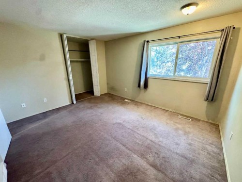 36-55 Lemoyne Crescent West, Lethbridge, AB - Indoor Photo Showing Other Room
