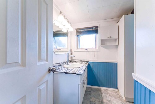 209 3Rd Avenue, Warner, AB 
