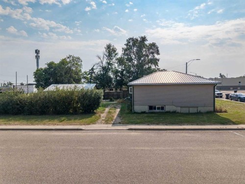 209 3Rd Avenue, Warner, AB - Outdoor