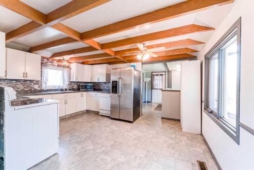 209 3Rd Avenue, Warner, AB 