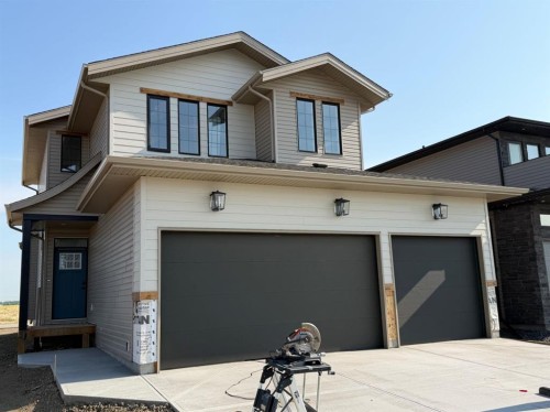 307 Blackwolf Boulevard NORTH Lethbridge, AB T1H 7J5