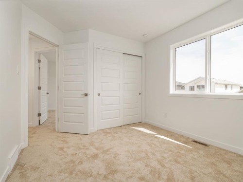 307 Blackwolf Boulevard North, Lethbridge, AB - Indoor Photo Showing Other Room