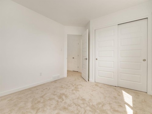 307 Blackwolf Boulevard North, Lethbridge, AB - Indoor Photo Showing Other Room