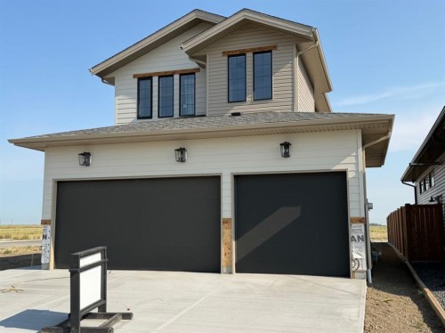307 Blackwolf Boulevard North, Lethbridge, AB - Outdoor With Exterior