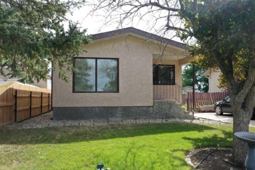 506 2 Street NORTH Vauxhall, AB T0K 2K0